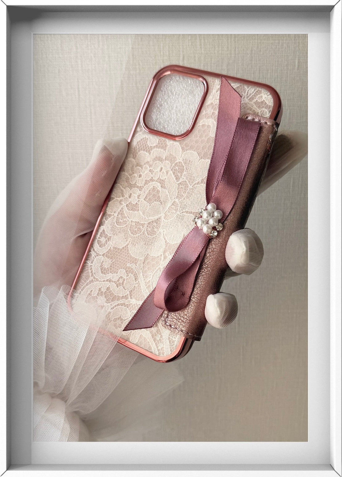 Hime. フランス製高級リバーレースハンドメイド フリップリボン 手帳型オーダー iPhoneケース｜ハンドメイド×大人可愛い（全機種対応）